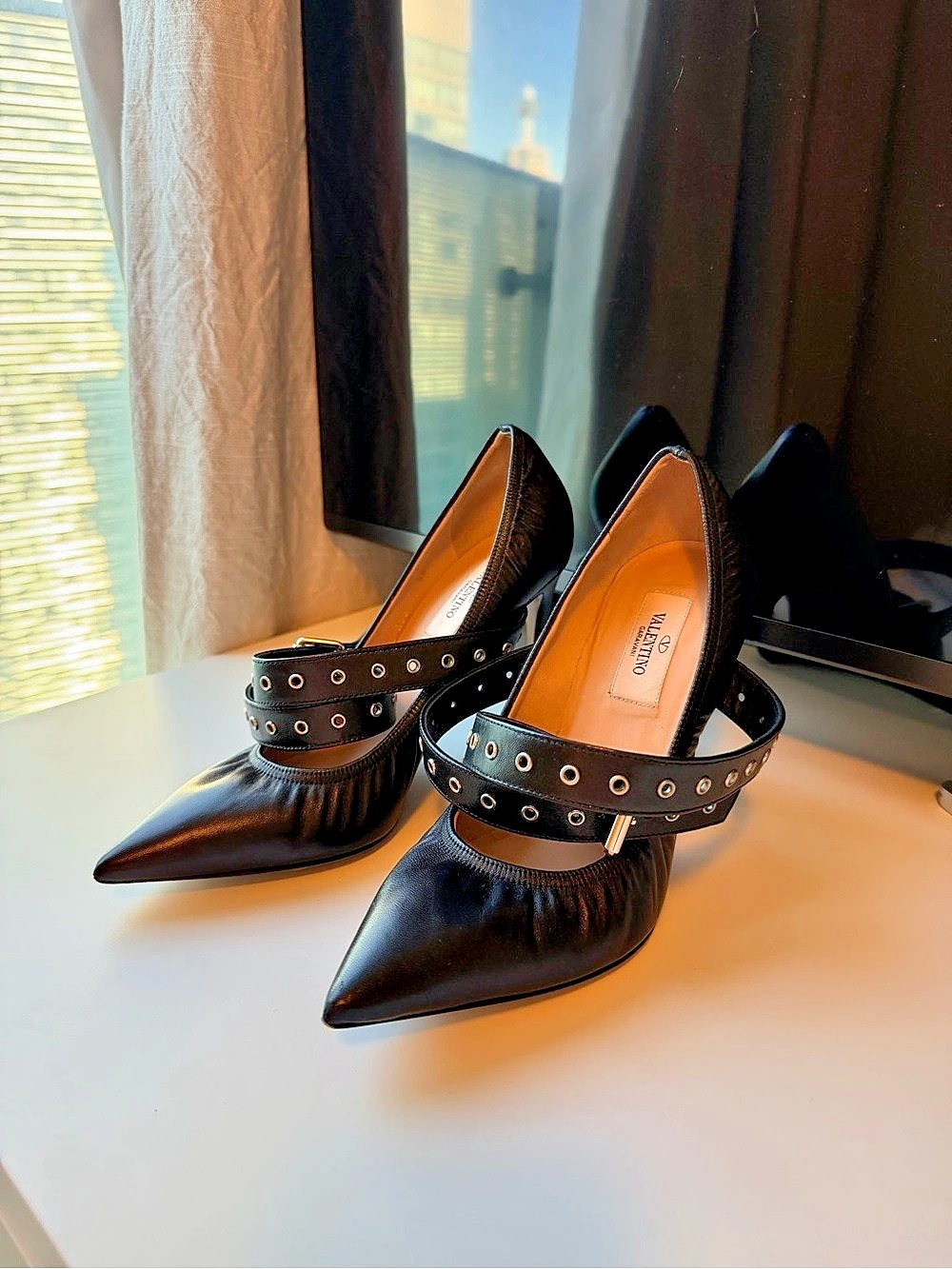Valentino Garavani Love Latch Black Heels Size EU 38